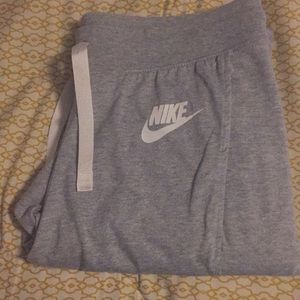 Nike Women Sweatpants!